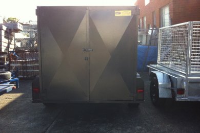 custom built enclosed trailers